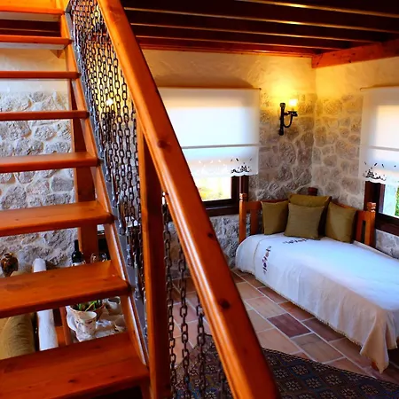 Mandarin & Mango Boutique 3*